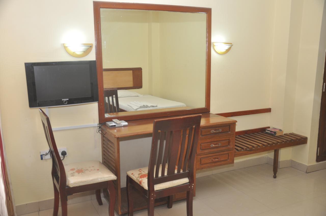 Iris Hotel Dar Es Salaam Zewnętrze zdjęcie